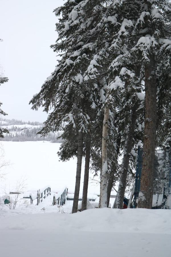 Great Slave Lakeside Bed & Breakfast Yellowknife Exterior photo