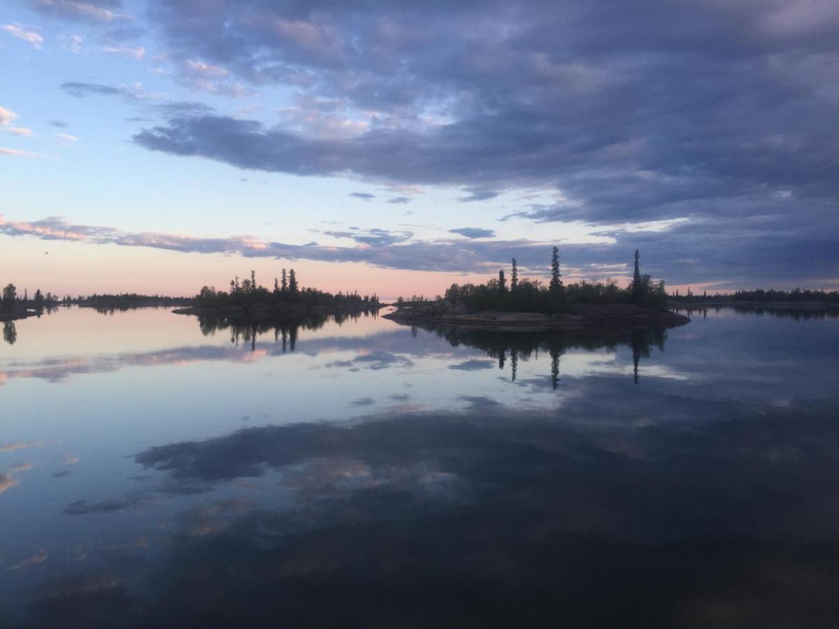 Great Slave Lakeside Bed & Breakfast Yellowknife Exterior photo