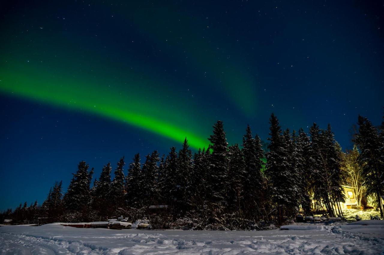 Great Slave Lakeside Bed & Breakfast Yellowknife Exterior photo